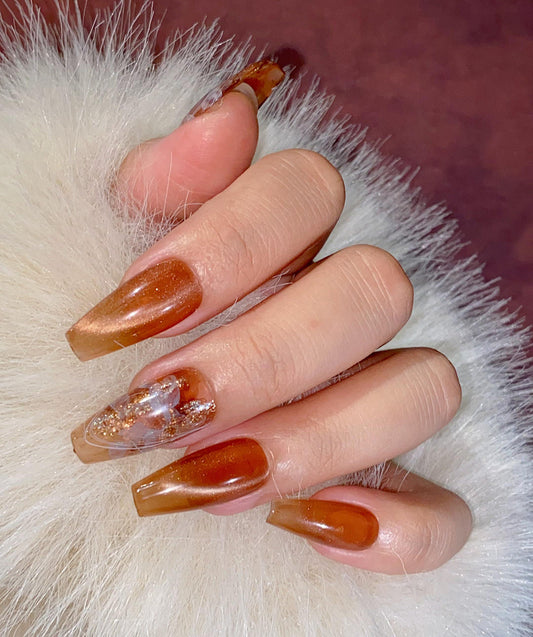 光が動く理由とは？ マグネットネイル（猫眼ネイル）の原理をわかりやすく解説